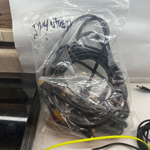 Sony PlayStation 3 PS3 Console Bundle 2 Games 3 Controllers Cables Memory Card - Picture 4 of 5